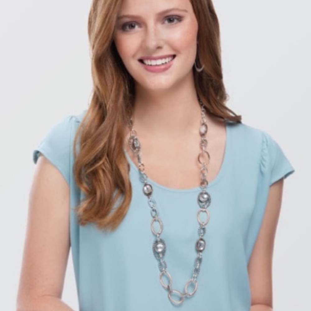 Like new-Premier Designs Hampton SLV/RG Necklace